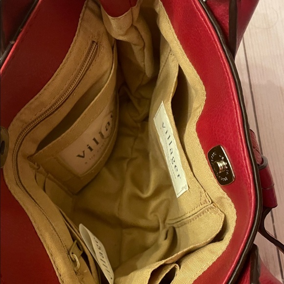 Liz Claiborne Red Faux Leather Satchel Handbag Purse Knot Accent Pockets NEW - Picture 4 of 7